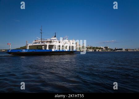 Lomer Gouin Ferry boat crossing the Saint-Lawrence river between Levis and Quebec City, Quebec, Canada. Foto Stock