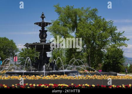 La Fontana di Tourny in primavera, Old Quebec City, Quebec, Canada Foto Stock