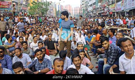 Dhaka, Bangladesh. 18th Set, 2022. Il partito nazionalista del Bangladesh (BNP) ha organizzato un raduno nazionale che ha protestato contro i recenti attacchi dell'attivista e della legge del partito al governo e ha fatto rispettare le attività del partito politico. (Credit Image: © Tahsin Ahmed/Pacific Press via ZUMA Press Wire) Credit: ZUMA Press, Inc./Alamy Live News Foto Stock