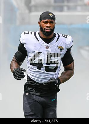 Jacksonville, Florida, Stati Uniti. 18th Set, 2022. Jacksonville Jaguars linebacker K'Lavon Chaisson (45) prima della partita di football del 1st Half NFL tra gli Indianapolis Colts e i Jacksonville Jaguars al TIAA Bank Field di Jacksonville, Florida. Romeo T Guzman/CSM/Alamy Live News Foto Stock