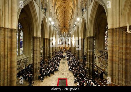 Gli ospiti arrivano per il funerale di Stato della Regina Elisabetta II, che si tiene all'Abbazia di Westminster, Londra. Data immagine: Lunedì 19 settembre 2022. Foto Stock