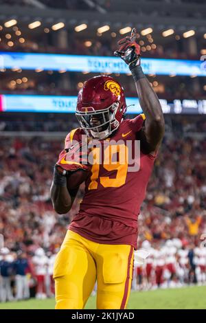 Southern California Trojans Tight End Malcolm Epps (19) celebra un touchdown durante una partita di football NCAA contro i Fresno state Bulldogs, sabato Foto Stock