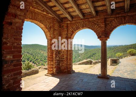 Vista da Mezquita de Almonaster la Real, Huelva, Andalusia, Spagna Foto Stock