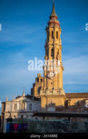 Torre della Cattedrale di la Seo a Saragozza, Spagna Foto Stock