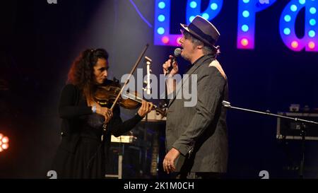 Parigi, Francia. 16th Set, 2022. Peter Doherty & Fred lo suonano al Festival Paris Paradis 2022 al Parc De la Villette di Parigi, in Francia, il 16 settembre 2022. (Foto di Lionel Urman/Sipa USA) Credit: Sipa USA/Alamy Live News Foto Stock