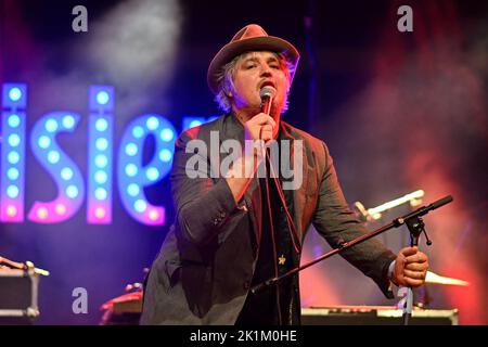 Parigi, Francia. 16th Set, 2022. Peter Doherty & Fred lo suonano al Festival Paris Paradis 2022 al Parc De la Villette di Parigi, in Francia, il 16 settembre 2022. (Foto di Lionel Urman/Sipa USA) Credit: Sipa USA/Alamy Live News Foto Stock