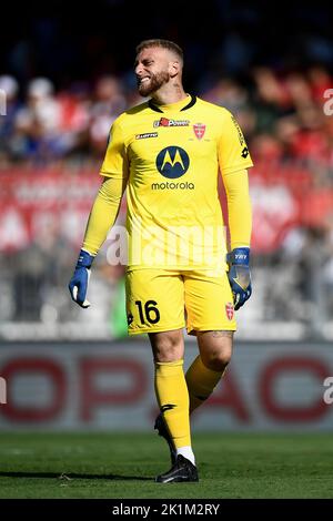 Monza, Italia. 18 settembre 2022. Michele di Gregorio dell'AC Monza reagisce durante la Serie A una partita di calcio tra l'AC Monza e la Juventus FC. Credit: Nicolò campo/Alamy Live News Foto Stock