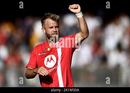 Monza, Italia. 18 settembre 2022. Christian Gytkjaer dell'AC Monza celebra la vittoria al termine della Serie A tra AC Monza e Juventus FC. Credit: Nicolò campo/Alamy Live News Foto Stock