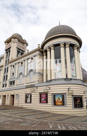 Il teatro Alhambra a Bradford, West Yorkshire. Il luogo di intrattenimento è stato inaugurato nel 1914. Foto Stock