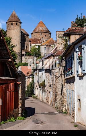 Semur-en-Auxois, Borgogna, Francia Foto Stock