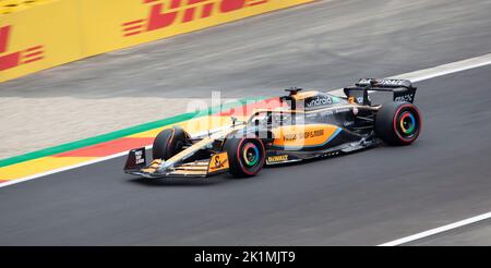 Daniel Ricciardo guida la sua McLaren Mercedes F1 sul circuito di Spa Francorchamps durante il gran premio del Belgio, il 2022 agosto Foto Stock