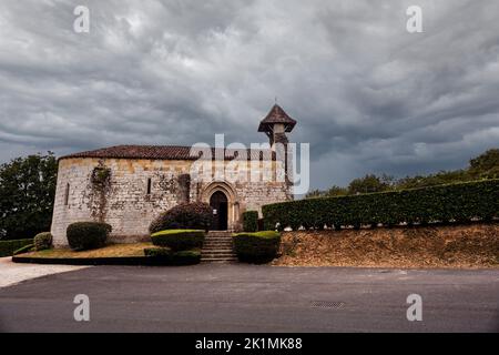 La cappella di Caubin lungo il percorso di Chemin du Puy nel cantone di Arthez-de-Béarn, Pirenei Atlantici, Francia Foto Stock