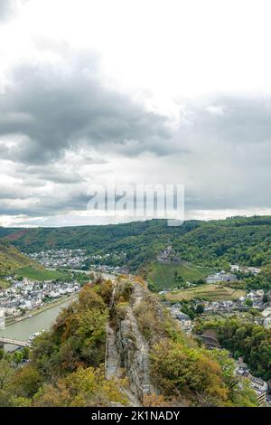 A Cochem, in Germania, nella stagione della vendemmia Foto Stock