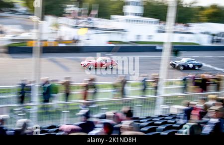 Goodwood, Regno Unito. 19th Set, 2022. Stirling Moss Memorial Trophy gara al Goodwood Revival Festival al Goodwood Circuit di Goodwood, Regno Unito, il 17 settembre 2022. Foto di Phil Hutchinson. Solo per uso editoriale, licenza richiesta per uso commerciale. Non è utilizzabile nelle scommesse, nei giochi o nelle pubblicazioni di un singolo club/campionato/giocatore. Credit: UK Sports Pics Ltd/Alamy Live News Foto Stock