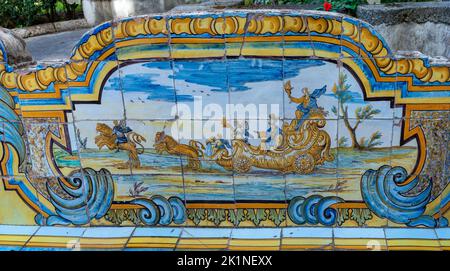 Maiolica decorata nella chiesa di Santa Chiara, a Napoli Foto Stock