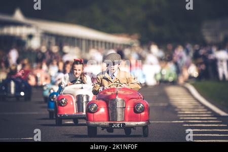 Goodwood, Regno Unito. 19th Set, 2022. Goodwood Revival Festival al Goodwood Circuit di Goodwood, Regno Unito, il 16 settembre 2022. Foto di Phil Hutchinson. Solo per uso editoriale, licenza richiesta per uso commerciale. Non è utilizzabile nelle scommesse, nei giochi o nelle pubblicazioni di un singolo club/campionato/giocatore. Credit: UK Sports Pics Ltd/Alamy Live News Foto Stock