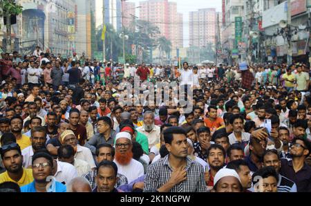 Bangladesh. 18th Set, 2022. Il partito nazionalista del Bangladesh (BNP) ha organizzato un raduno nazionale che ha protestato contro i recenti attacchi dell'attivista e della legge del partito al governo e ha fatto rispettare le attività del partito politico. (Foto di Tahsin Ahmed/Pacific Press/Sipa USA) Credit: Sipa USA/Alamy Live News Foto Stock