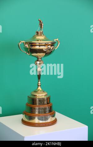 Roma, Italia. 18th Set, 2022. Al Marco Simone Golf Club Italian Open 2022 in questa foto. La Ryder Cup che nel 2023 ospiterà il Marco Simone Golf Club (Foto di Paolo Pizzi/Pacific Press/Sipa USA) Credit: Sipa USA/Alamy Live News Foto Stock