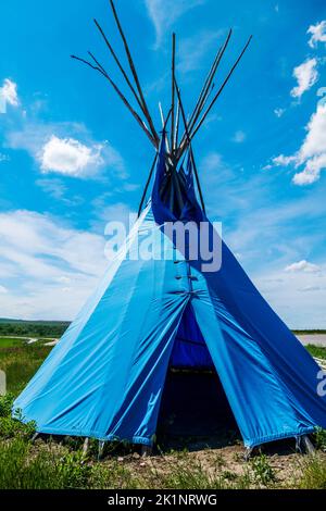 Colorate teepee native americane vicino al Little Bighorn Battlefield National Monument; Garryowen; Montana; USA Foto Stock