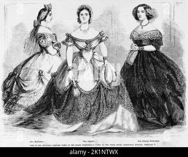 Alcuni dei costumi principali indossati al Grand Presidential Party alla Casa Bianca, 5th febbraio 1862 - la signora McClellan (Mary Ellen Marcy), la signora Lincoln (Mary Todd), la signora Senatore Crittenden. Illustrazione della guerra civile americana del 19th° secolo dal quotidiano illustrato di Frank Leslie Foto Stock