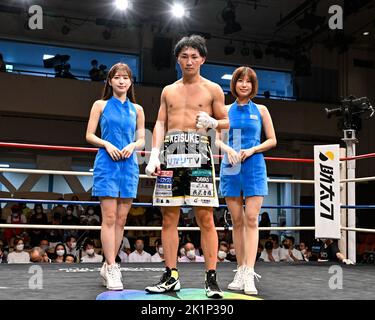 Tokyo, Giappone. 13th Set, 2022. Keisuke Matsumoto ha vinto il torneo di pesi piuma del 8R con un secondo round TKO alla Korakuen Hall di Tokyo, Giappone, il 13 settembre 2022. Credit: Hiroaki Finito Yamaguchi/AFLO/Alamy Live News Foto Stock