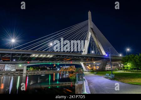 Bunker Hill Bridge a Daybreak Foto Stock