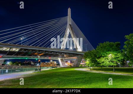 Bunker Hill Bridge a Daybreak Foto Stock