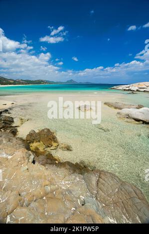 Costa Rei, lo scoglio di Peppino, Muravera Castiadas, Provincia di Cagliari, Sardegna, Italia, Europa Foto Stock