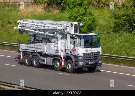 CIFA K42L XZ HPG1608 pompa per calcestruzzo a circuito chiuso EOC montata su autocarro; autocarri per trasporto, camion, veicoli pesanti, trasporto, Camion, cargo cargo cargo, veicolo, trasporto commerciale europeo HGV, M6 a Manchester, Regno Unito Foto Stock