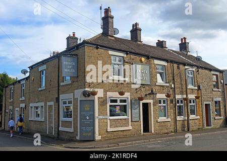 Prince of Wales, pub in Mill Street, Milltown, Glossop, High Peak, Derbyshire, INGHILTERRA, REGNO UNITO, SK13 8PX Foto Stock