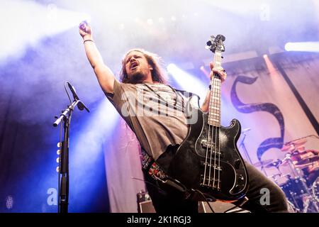 Oslo, Norvegia. 17th, settembre 2022. La rock band americana Black Stone Cherry si esibisce in un concerto dal vivo al Rockefeller di Oslo. Qui il bassista Steve Jewell è visto dal vivo sul palco. (Photo credit: Gonzales Photo - Terje Dokken). Foto Stock