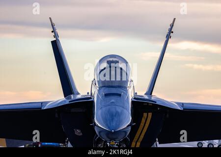 Primo piano del Blue Angels fa-18 Super Hornet al Dayton Air Show 2022 di Dayton, Ohio, USA Foto Stock