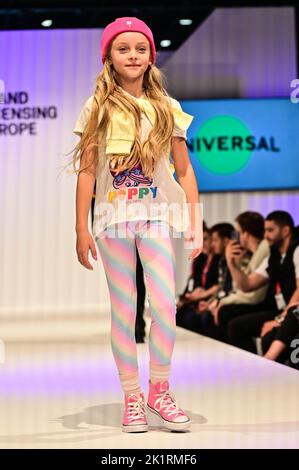 Londra, Regno Unito. 20th Set, 2022. Spettacolo di passerella Kids Apparel al Brand Licensing Europe's di Excel London, Regno Unito. - Londra, Regno Unito. 20th settembre 2022. Credit: Vedi li/Picture Capital/Alamy Live News Foto Stock