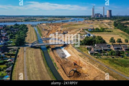 Dinslaken, Renania settentrionale-Vestfalia, Germania - estuario Emscher nel Reno. Sulla destra, il cantiere del New Emschermouth di fronte alla t Foto Stock