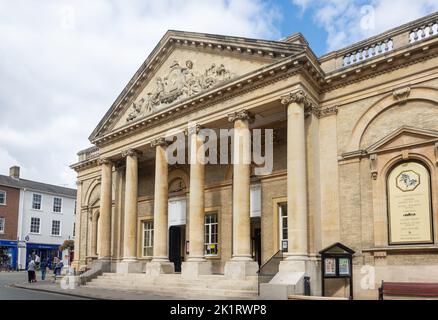 Wetherspoons presso il Corn Exchange, Abbeygate Street, Bury St Edmunds, Suffolk, Inghilterra, Regno Unito Foto Stock