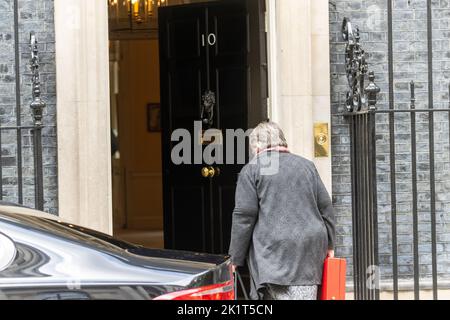 Londra, Regno Unito. 20th Set, 2022. Thérèse Coffey, Segretario della Salute e vice primo ministro, arriva a 10 Downing Street, Credit: Ian Davidson/Alamy Live News Foto Stock