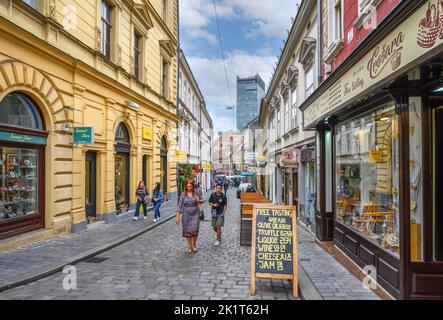 Negozi a Radićeva Ulica nella città vecchia, Zagabria, Croazia Foto Stock