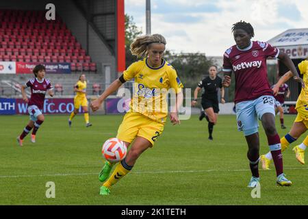 Dagenham, Regno Unito. 18th Set, 2022. Dagenham, Inghilterra, 18th 2022 settembre: Katja Snoeijs (25 Everton) in azione durante il gioco di Super Leage delle donne di Barclays fa tra il prosciutto Unito occidentale ed Everton a Victoria Road a Dagenham, Inghilterra. (Dylan Clinton/SPP) Credit: SPP Sport Press Photo. /Alamy Live News Foto Stock