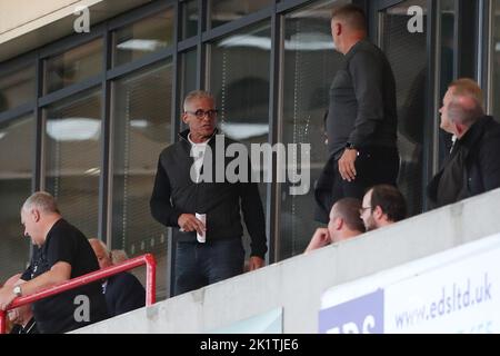 Il nuovo Hartlepool United Interim manager Keith Curle durante la partita EFL Trophy tra Morecambe e Hartlepool United alla Globe Arena di Morecambe martedì 20th settembre 2022. (Credit: Marco Fletcher | NOTIZIE MI) Credit: NOTIZIE MI & Sport /Alamy Live News Foto Stock