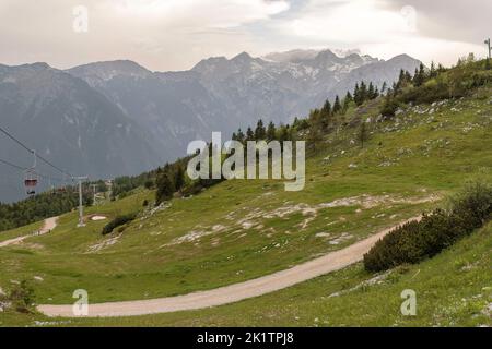 Velika planina, grande altopiano di pascoli in Slovenia, Europa Foto Stock