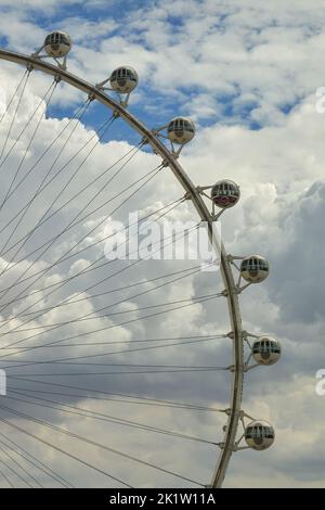 High Roller Observation ruota panoramica High Roller è una ruota panoramica gigante alta 550 metri e del diametro di 520 metri sulla Las Vegas Strip in Nevada, USA. Foto Stock