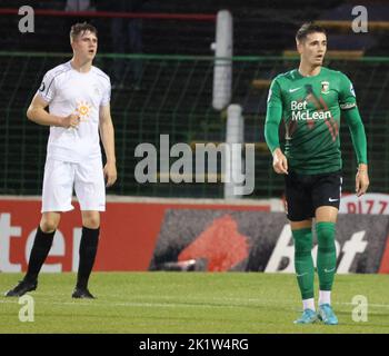 The Oval, Belfast, Irlanda del Nord, Regno Unito. 06 settembre 2022. Toals County Antrim Shield – Glentoran 1 Distilleria Lisburn 0. Giocatore della Irish League, Jay Donnelly (9) in azione. Foto Stock