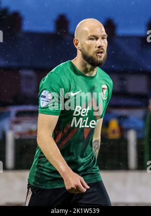 The Oval, Belfast, Irlanda del Nord, Regno Unito. 06 settembre 2022. Toals County Antrim Shield – Glentoran 1 Distilleria Lisburn 0. Calciatore della Lega Irlandese, giocatore glentorese Hrvoje Plum (27) in azione Foto Stock