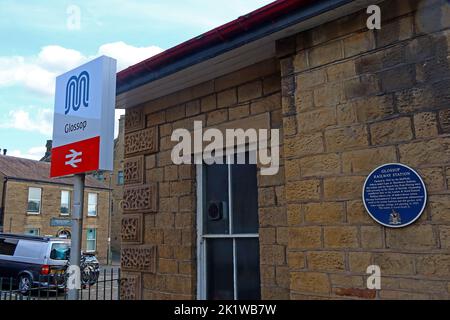 Stazione ferroviaria Glossop, Norfolk Street, Glossop, High Peak, Derbyshire, INGHILTERRA, REGNO UNITO, SK13 7AQ Foto Stock