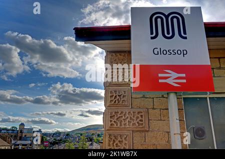 Stazione ferroviaria Glossop, Norfolk Street, Glossop, High Peak, Derbyshire, INGHILTERRA, REGNO UNITO, SK13 7AQ Foto Stock