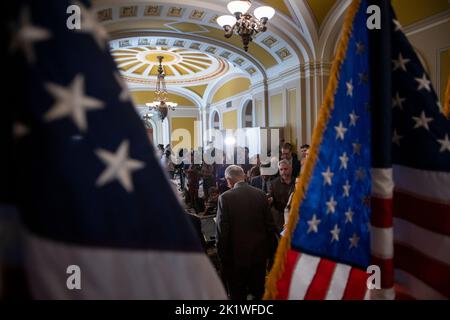 Chuck Schumer (democratico di New York), leader della maggioranza del Senato degli Stati Uniti, offre commenti durante la conferenza stampa del pranzo politico del Senato democratico al Campidoglio degli Stati Uniti a Washington, DC, martedì 20 settembre 2022. Credito: Rod Lamkey/CNP/MediaPunch Foto Stock