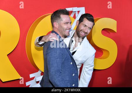 Luke Macfarlane e Billy Eichner partecipano alla prima di Universal Pictures 'Bros' all'AMC Lincoln Square Theater il 20 settembre 2022 a New York. Foto Stock