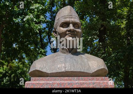 Statua commemorativa del secondo primo ministro indiano, Lal Bahadur Shastri. Morì a Tashkent nel 1966. In Tashkent, Uzbekistan. Foto Stock