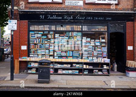 Scopri i tesori letterari di Hurlingham Libri: Un Haven affascinante per i bibliofili a Fulham Foto Stock