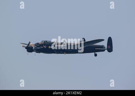 RAF Battle of Britain Memorial Flight Lancaster in mostra al Blackpool Air Show 2022 Foto Stock